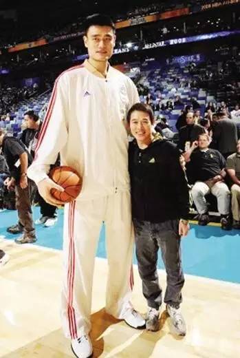 他不仅在场 他不仅在场