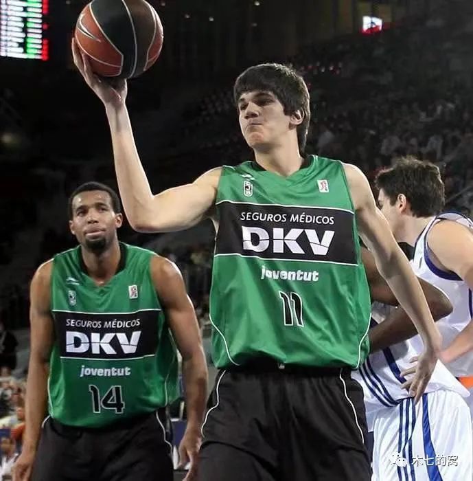 比赛悬念仍 比赛悬念仍